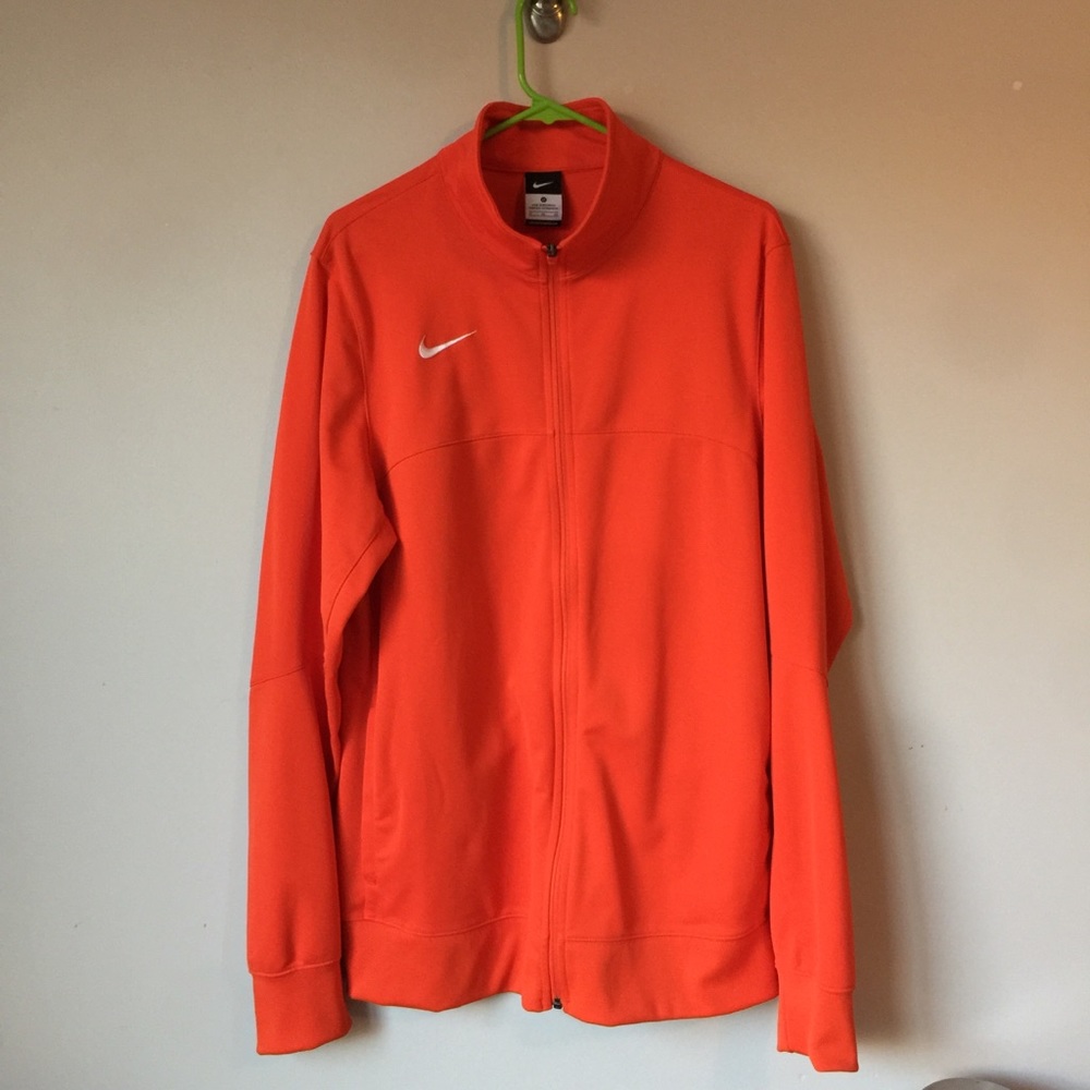 Nike men’s L/tall jacket light weight. Full zipper